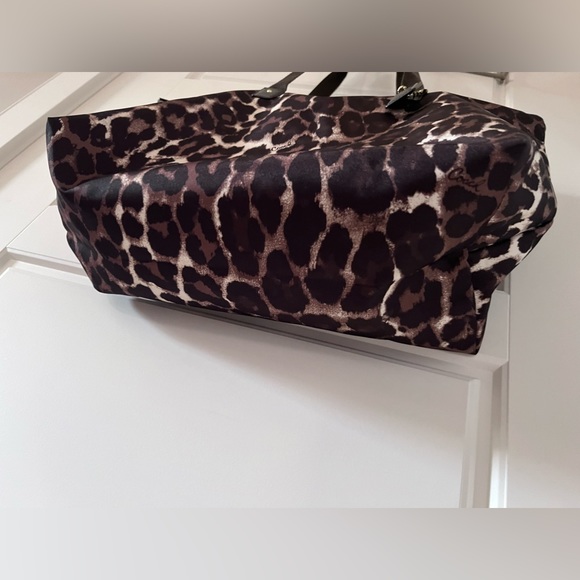 Large Coach Getaway with snap cosmetics bag - Picture 2 of 6